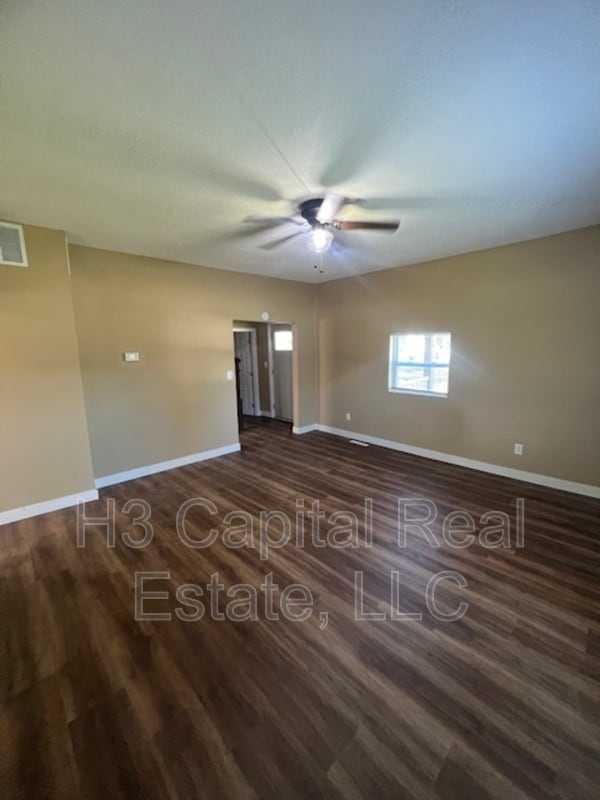 Foto del edificio - 232 N Hesperia St