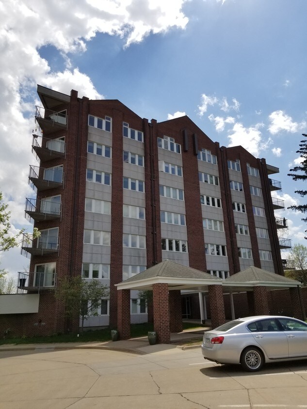 111 Cottage Grove Ave Se Unit 303 Cedar Rapids Ia 52403 Condo