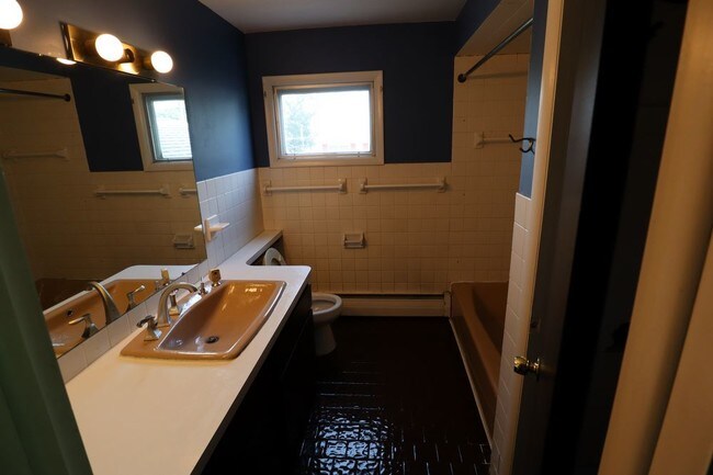 Foto del edificio - 3 bed / 1.5 bath corner lot in Wilson SD