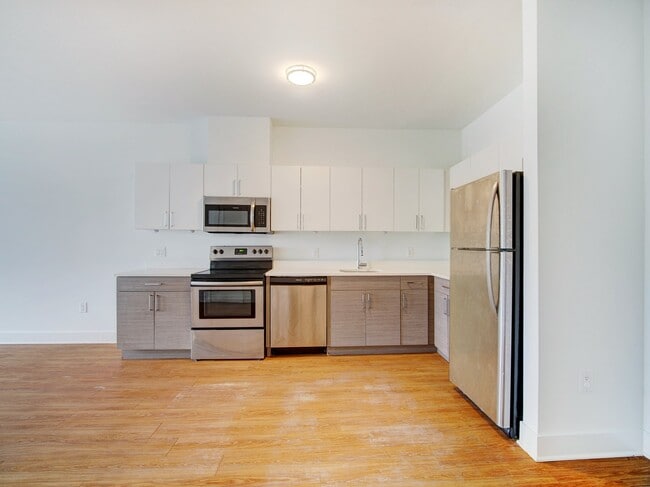 Building Photo - 429 Bergen Ave