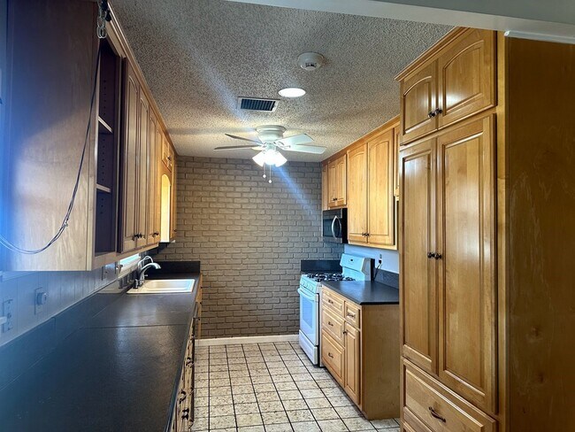 Foto del edificio - 3009 Bonham Ave