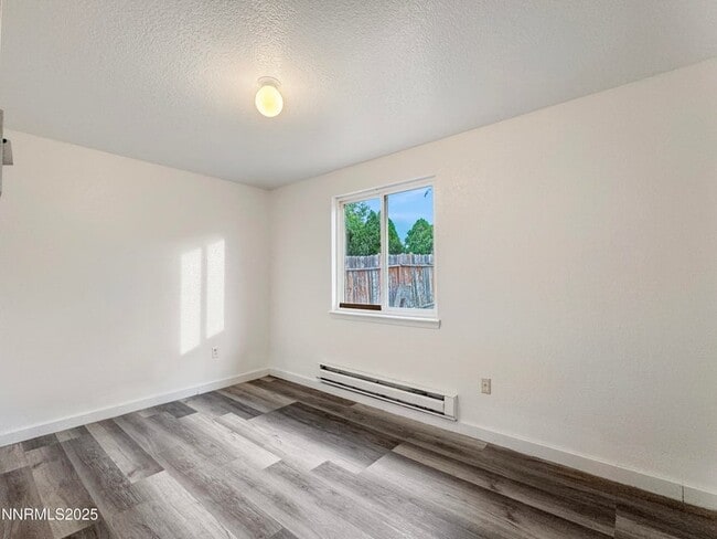 Building Photo - 1038 Cosgrave St