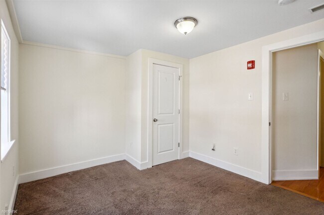 Foto del edificio - 3 br, 2 bath Triplex - 2310 N PARK AVE Unit 2