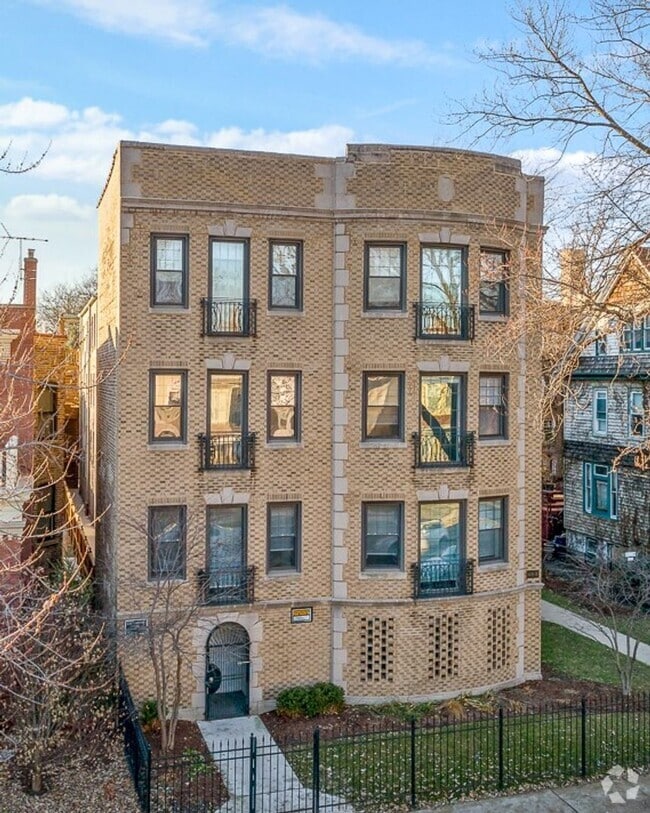 Building Photo - 4836 N Paulina St