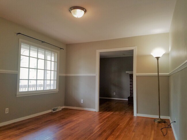 Foto del edificio - Spacious ranch home for rent