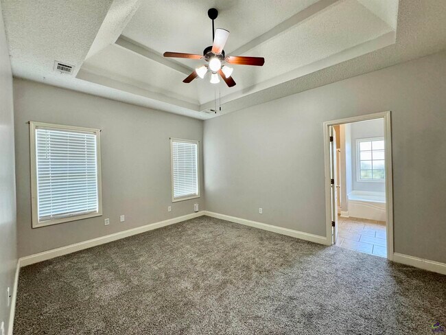 Foto del edificio - 627 Post Oak Way