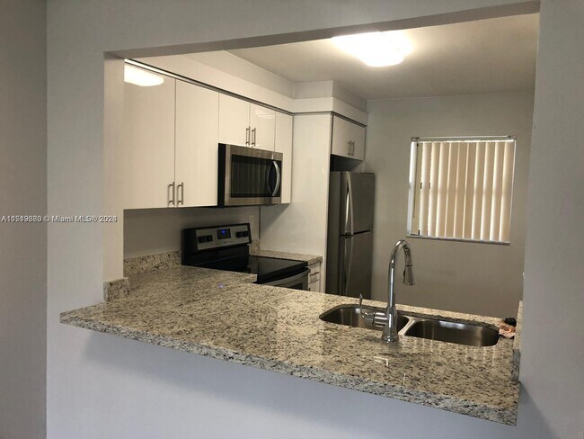 Foto del edificio - 3400 Foxcroft Rd