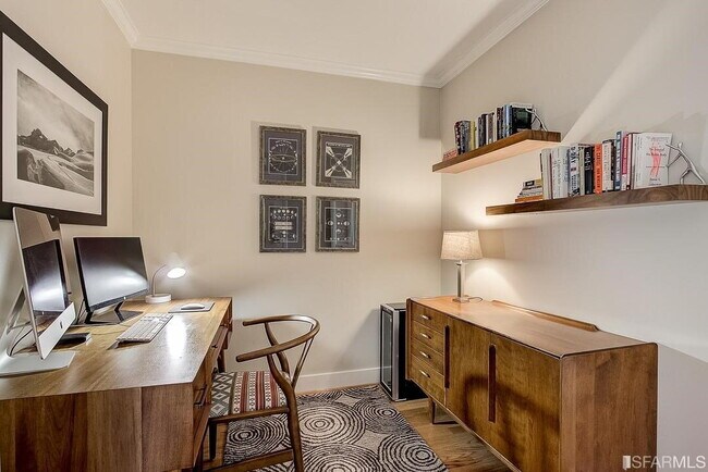 Building Photo - San Francisco Living at Its Finest 1BR/1BA w/ Parking & In-Unit Laundry