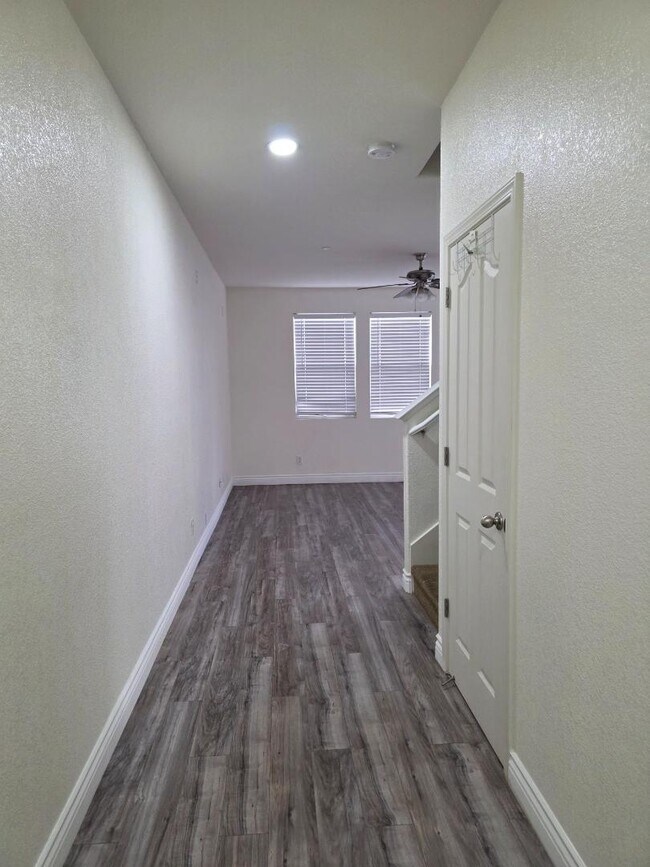 Foto del edificio - 8917 Robbins Rd