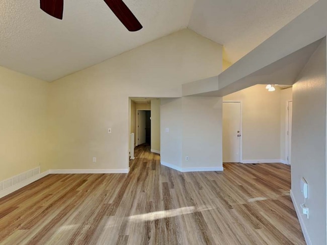 Building Photo - 7736 Halleys Dr