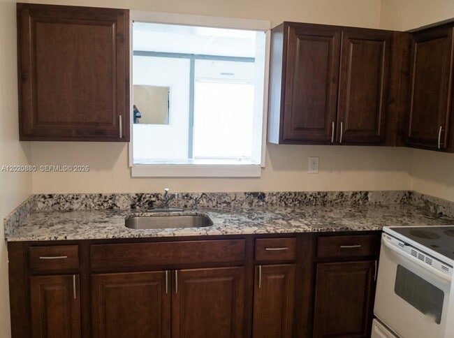 Foto del edificio - 2781 SW 4th St