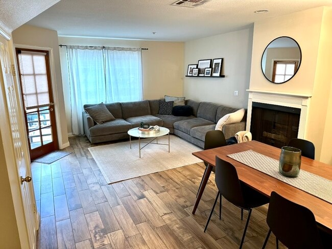 Foto del edificio - 537 N Adams St