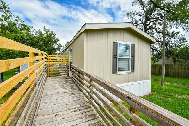 Building Photo - 14352 Haverty Dr