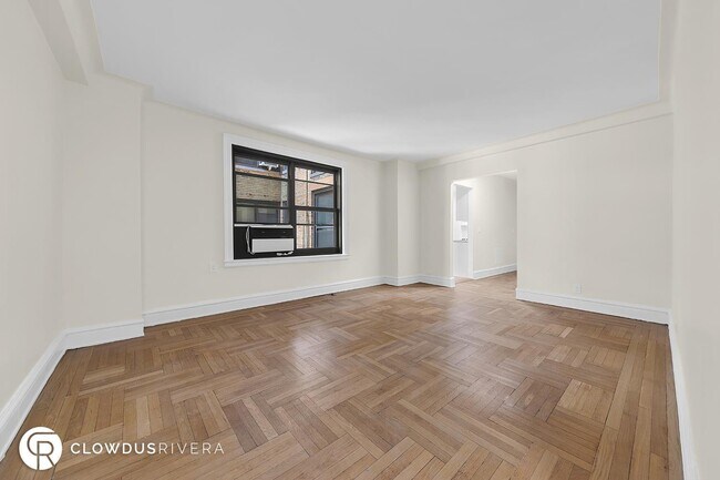 Building Photo - 300 W 108th St