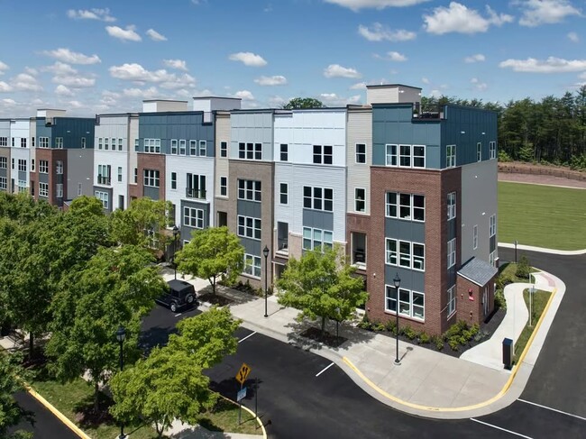 Building Photo - 2598 Neabsco Common Pl