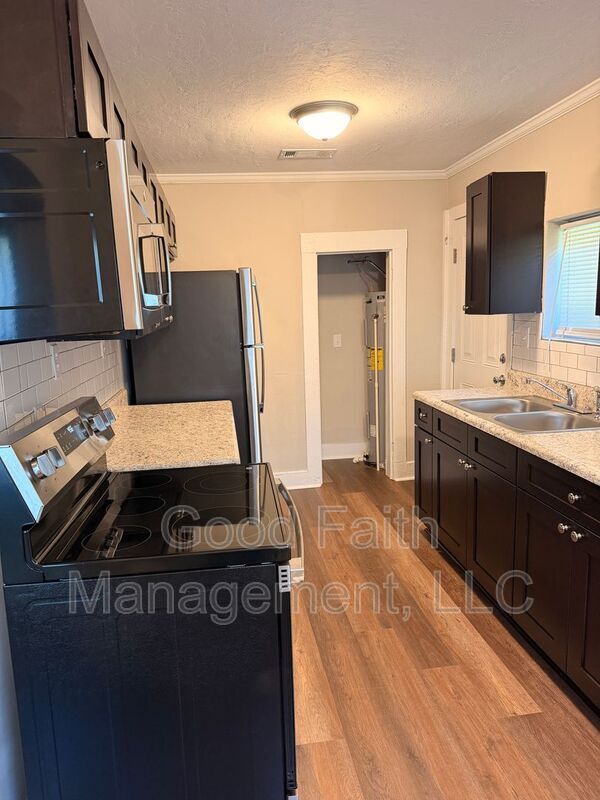 Foto del edificio - 2247 Sullivan Rd