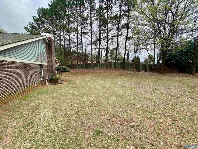 Foto del edificio - 1110 Liberty Dr