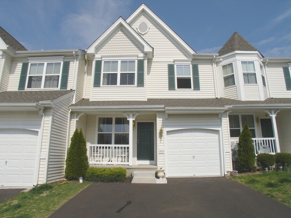 Foto principal - 227 Hamilton St