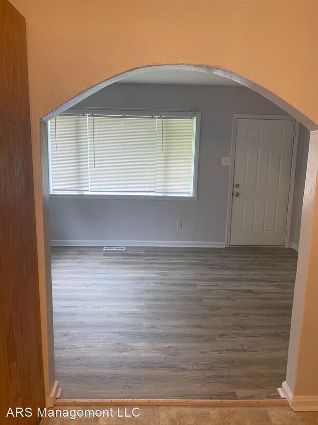 Foto del edificio - 2 br, 1 bath House - 6158 Emerald Avenue