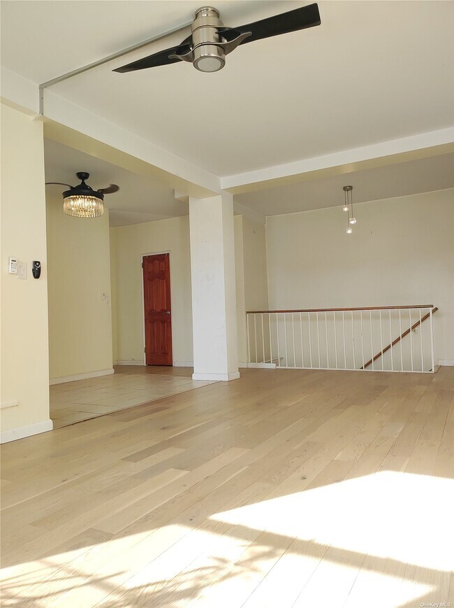 Foto del edificio - 64-34 102nd St