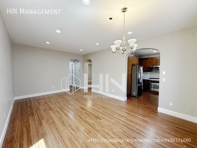 Foto del edificio - 488 Trident Maple Terrace