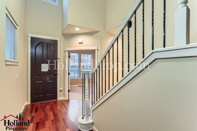 Building Photo - Beautiful Village at Orenco home, just minutes from Intel, NIKE, and direct MAX access to downtow...