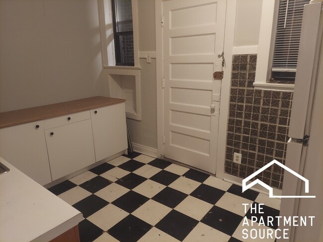 Photo - 4421 N Wolcott Ave Apartment