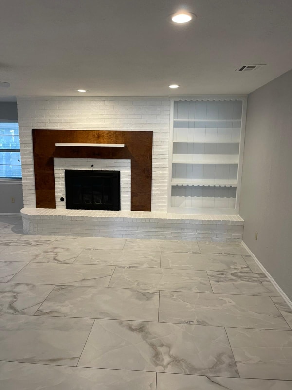 Building Photo - 6600 Whitehall Dr