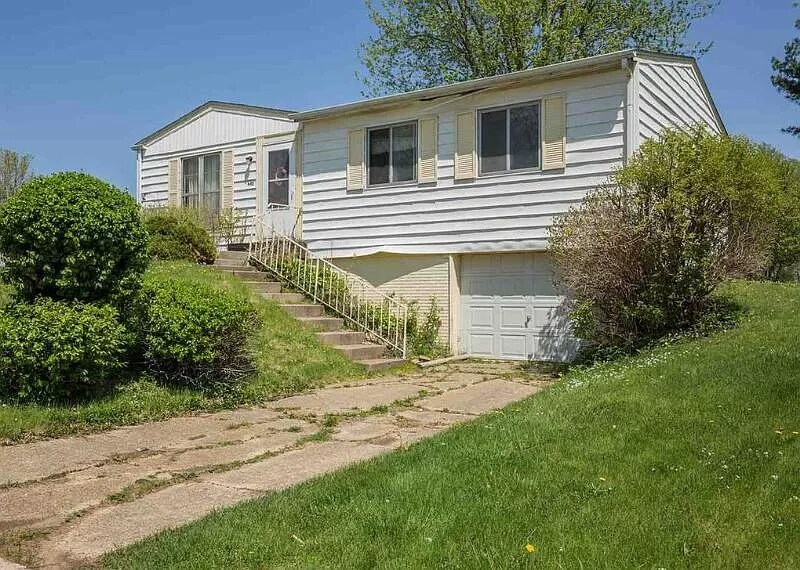 Primary Photo - 642 Manchester Dr