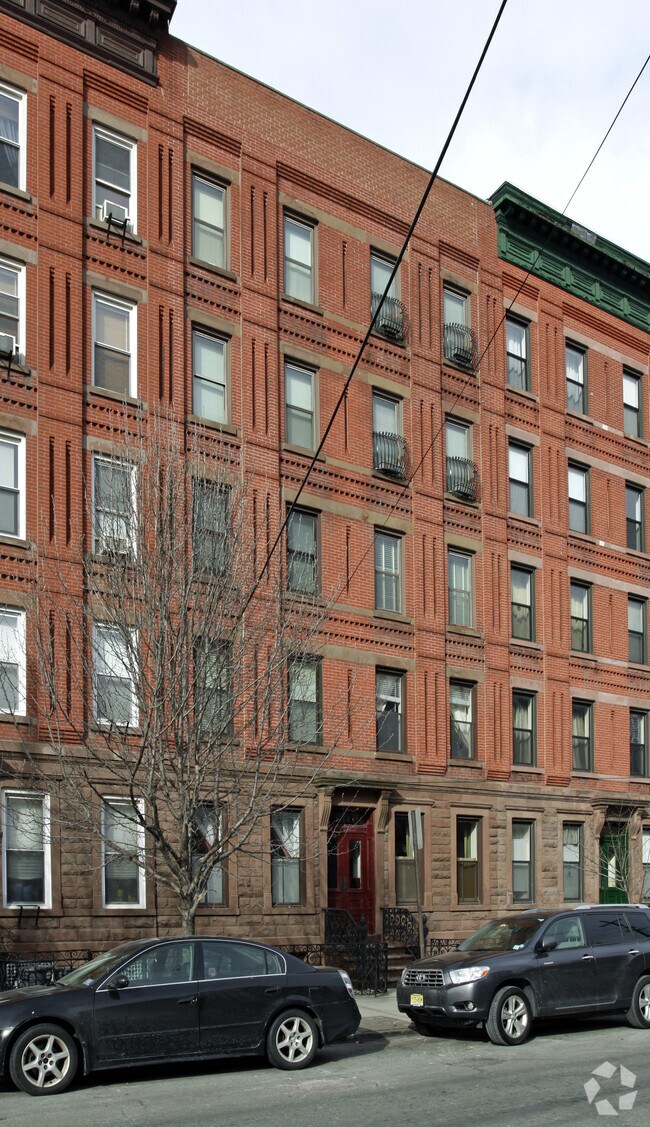 Building Photo - 1114 Hudson St