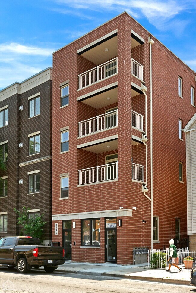 Foto del edificio - 3545 W Belmont Ave