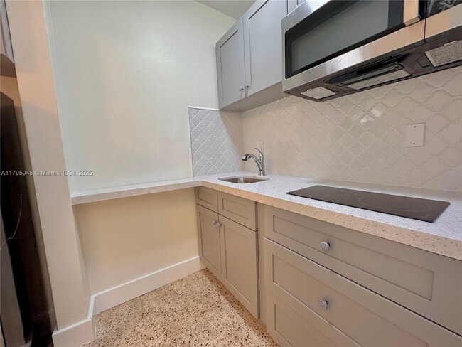 Foto del edificio - 7137 SW 22nd St