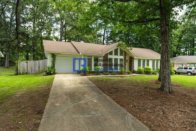 Foto del edificio - 3 Bed/2 Bath Home in Brandon