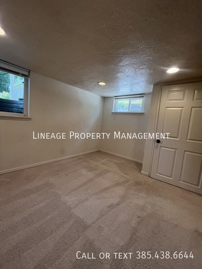 Building Photo - 182 N 100 W
