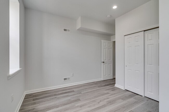 Building Photo - Brand New Luxury Temple Apartments