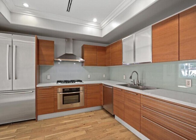 Building Photo - 1283 Havenhurst Dr