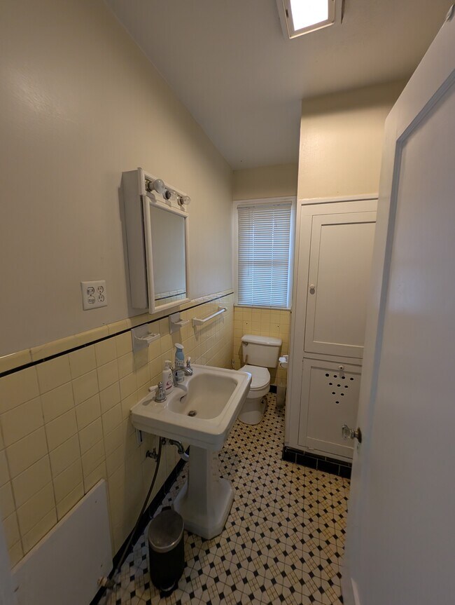 Foto del edificio - 3715 Tom Green St