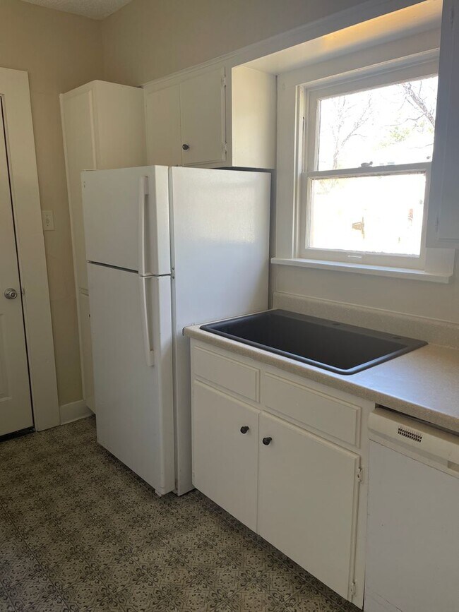 Foto del edificio - UPDATED!  3 BED, 1 BATH!