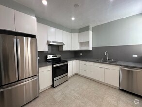 Building Photo - 707 26th Ave
