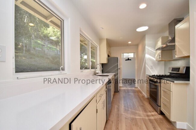 Building Photo - 239 Coleman Dr