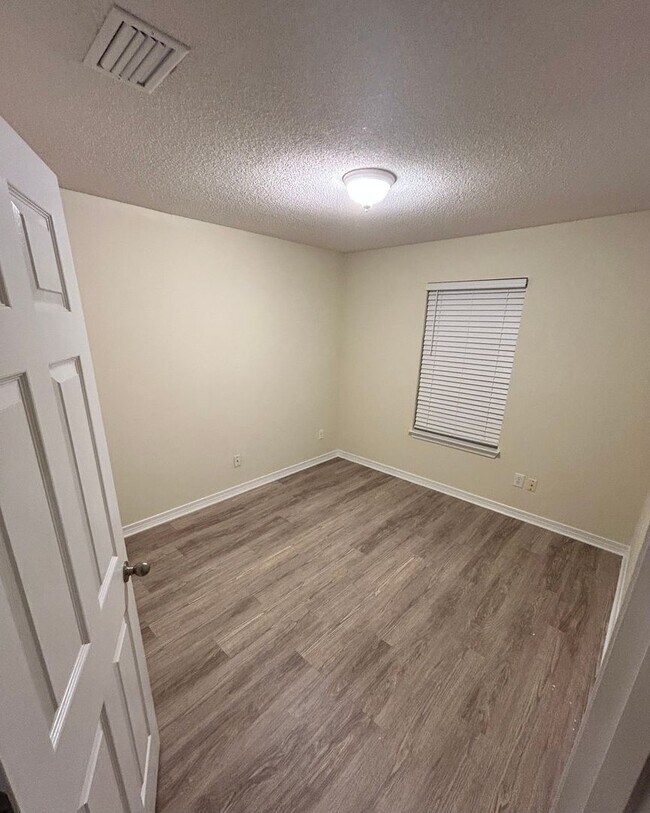 Foto del edificio - 341 Cotton Bay Ln