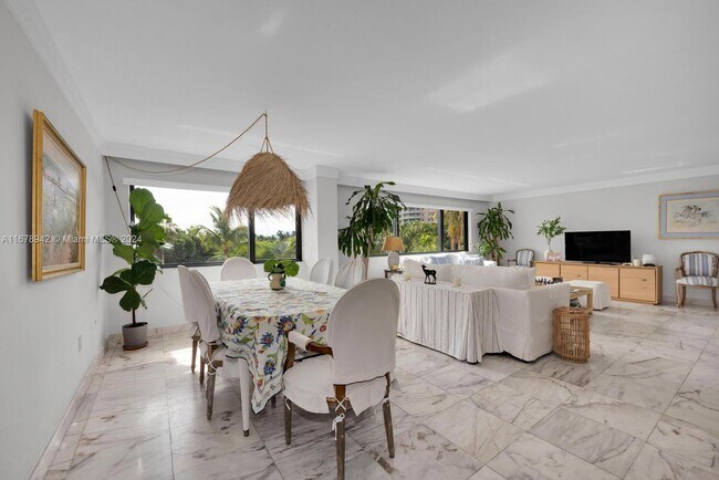 Building Photo - 650 Ocean Dr