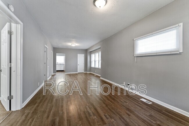 Photo - 2165 N Dexter St House