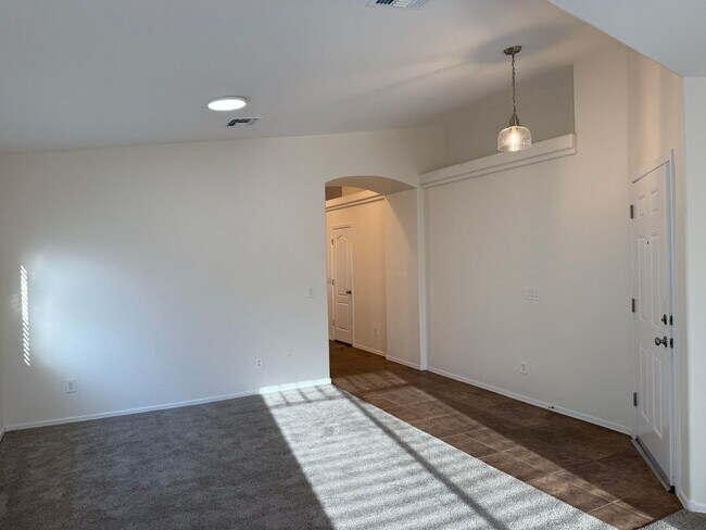 Foto del edificio - 3922 N Creosote Ct
