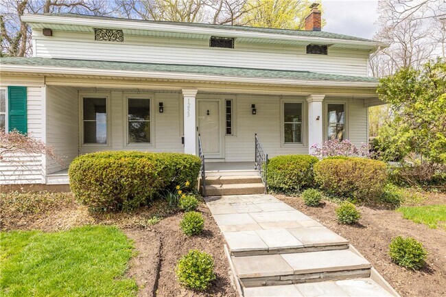 Foto del edificio - 1253 Fairport Rd