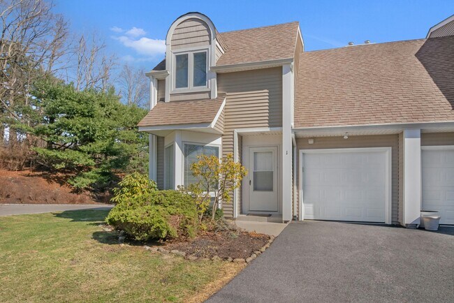 Foto del edificio - 1 Spring Pond Dr