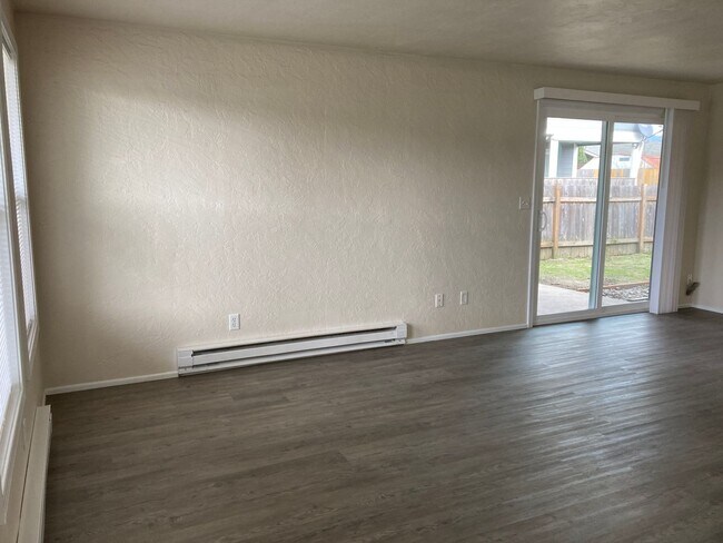 Foto del edificio - 1506-1508 Deborah Rd.