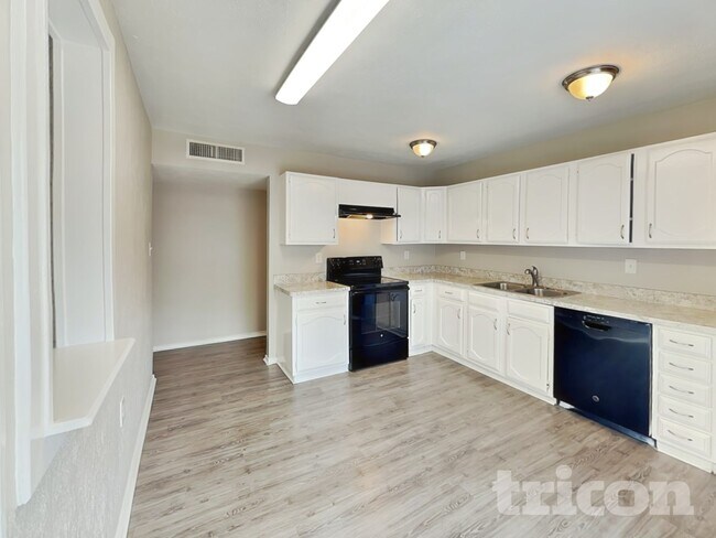 Building Photo - 7541 Christie Ln