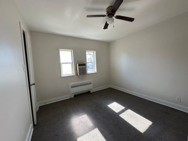 Building Photo - 163 N Rosewood Ave