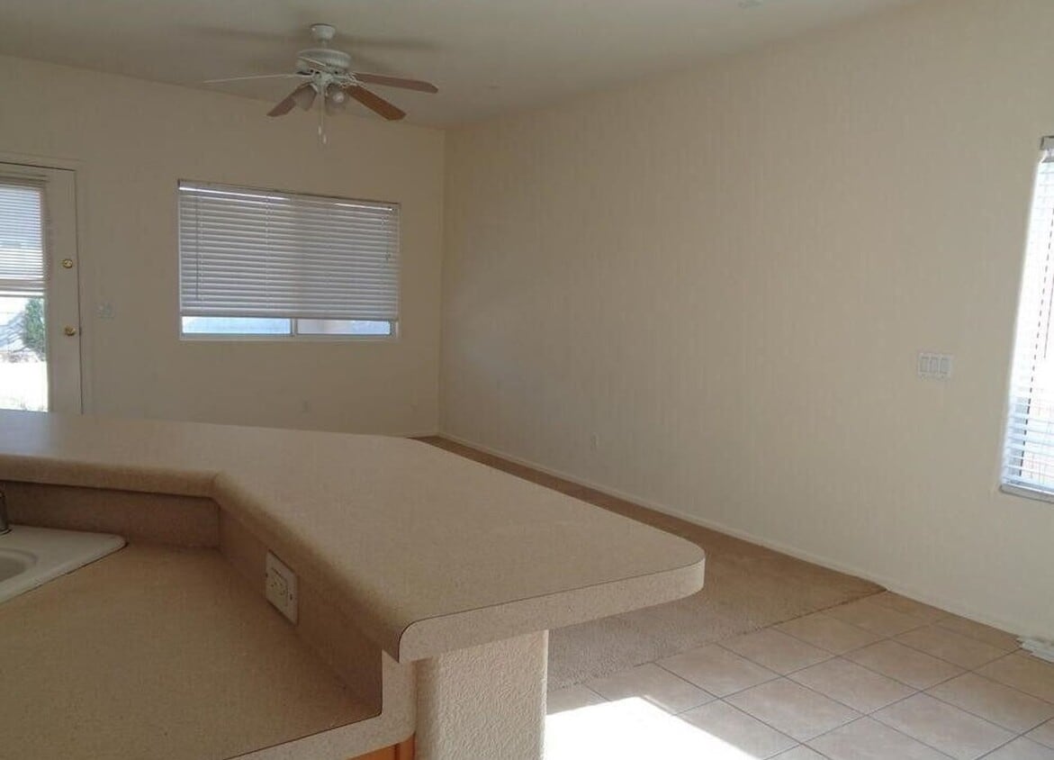 Foto del edificio - Rental in Coldwater Springs, 4 bed 2 bath